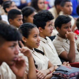 Abordaje del Frente Preventivo benefició a 855 estudiantes del Complejo Educativo Fermín Toro (5)