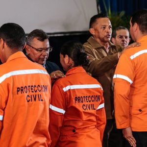 Ascendidos 7 mil funcionarios de Protección Civil (10)