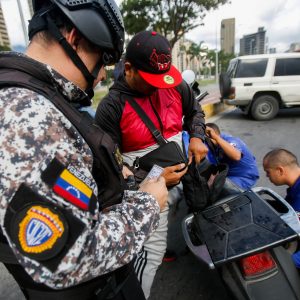Cicpc inició dispositivo de revisión de vehículos en Caracas (2)