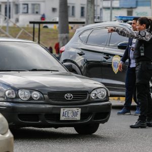 Cicpc inició dispositivo de revisión de vehículos en Caracas (9)