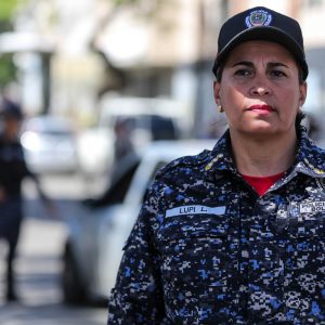 Dos solicitados fueron aprehendidos durante despliegue de seguridad en Santa Rosalía (10)