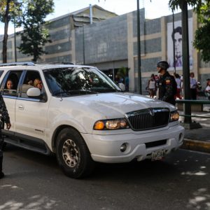 Dos solicitados fueron aprehendidos durante despliegue de seguridad en Santa Rosalía (3)