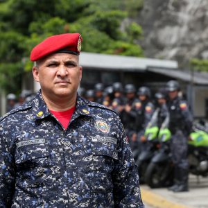 Más de 150 funcionarios participan en plan de seguridad en Antímano (4)