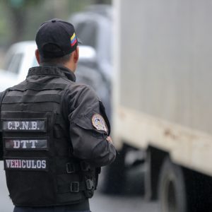 Más de 150 funcionarios participan en plan de seguridad en Antímano (9)