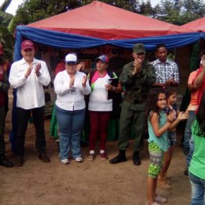 150 niños y niñas del estado Trujillo recibieron regalos navideños (3)