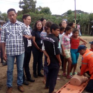 150 niños y niñas del estado Trujillo recibieron regalos navideños (9)