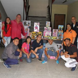Gmcp regaló juguetes a 200 niños y niñas de la parroquia La Candelaria (4)