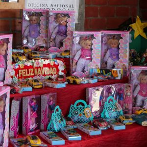 Más de 150 juguetes fueron entregados en la parroquia Petare (9)