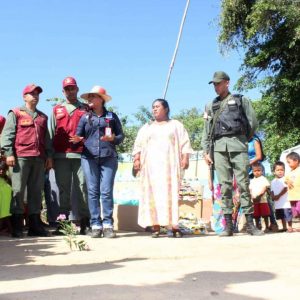 Poblaciones fronterizas e indígenas del Zulia celebraron la Navidad recibiendo regalos (19)