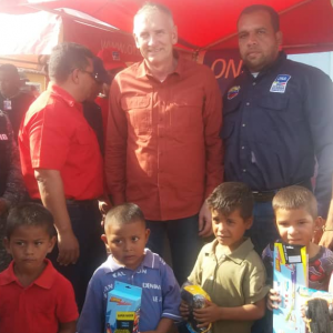 Viceministro Edylberto Molina entregó más de 300 juguetes a niños indígenas Warao (7)