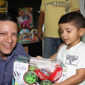 Entrega de juguetes (3)