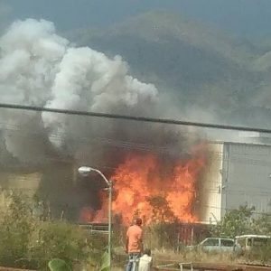 INCENDIO EN EL IVSS DE GUATIRE (2)
