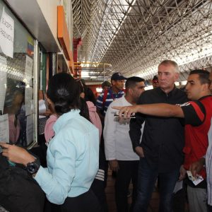 Terminal de Oriente resguardado con más de 200 funcionarios de seguridad (7)