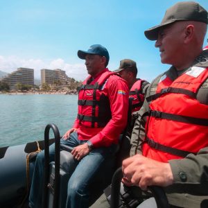 Gobierno recupera espacios de Playa Candilejas en el estado Vargas para disfrute de los temporadistas (20)