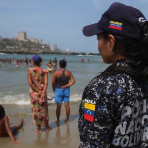 Gobierno recupera espacios de Playa Candilejas en el estado Vargas para disfrute de los temporadistas (33)