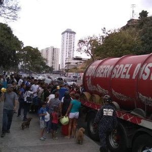 PC y Bomberos activan plan de contingencia en comunidades y hospitales con agua potable (1)