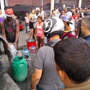 PC y Bomberos activan plan de contingencia en comunidades y hospitales con agua potable (2)