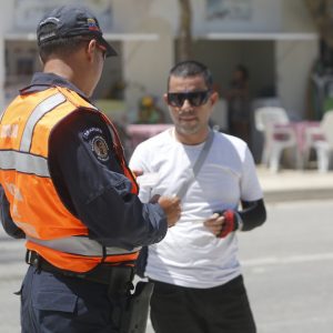 Policía Turística resguarda temporasdistas en playas de Nueva Esparta (6)