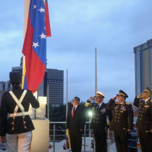 Con izada de bandera comenzaron actos conmemorativos del grito libertario del 19 de abril de 1810 (11)