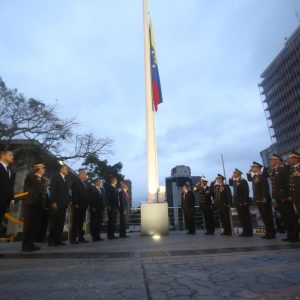 Con izada de bandera comenzaron actos conmemorativos del grito libertario del 19 de abril de 1810 (12)