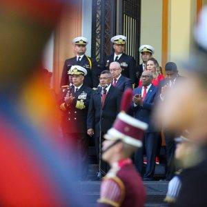 Con izada de bandera comenzaron actos conmemorativos del grito libertario del 19 de abril de 1810 (17)