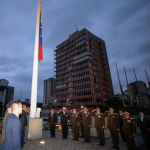 Con izada de bandera comenzaron actos conmemorativos del grito libertario del 19 de abril de 1810 (27)