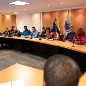 Ministro Néstor Reverol y representantes de la Liga de Baloncesto de Venezuela (1)