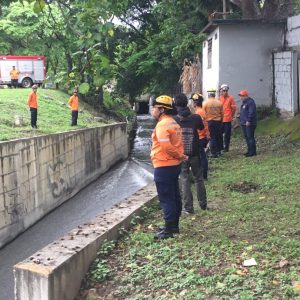 Protección Civil supervisa mantenimiento preventivo en quebrada Agua de Maíz en Miranda (9)