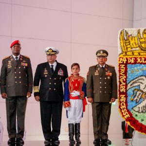 Gobierno nacional rindió honores a Simón Bolívar, El Libertador a 236 años de su natalicio (12)