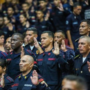 717 nuevos hombres y mujeres se unen al Cuerpo de Bomberos y Bomberas del país (1)