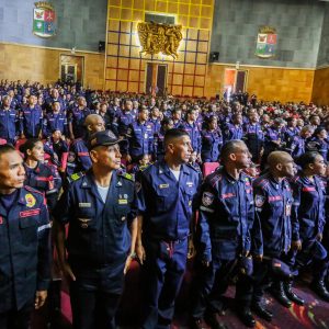717 nuevos hombres y mujeres se unen al Cuerpo de Bomberos y Bomberas del país (2)