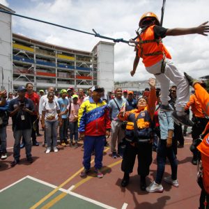 Mpprijp entrega obsequios a 200 niños de fundaciones en Caracas (35)