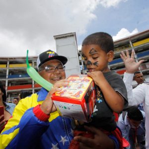 Mpprijp entrega obsequios a 200 niños de fundaciones en Caracas (51)