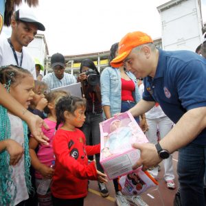 Mpprijp entrega obsequios a 200 niños de fundaciones en Caracas (53)