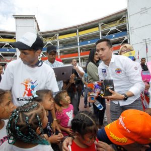 Mpprijp entrega obsequios a 200 niños de fundaciones en Caracas (54)