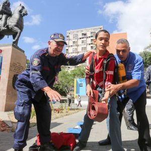 Frente Preventivo estudia propuestas para la parroquia La Candelaria en Caracas (17)