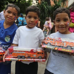Frente preventivo entrega 24 mil juguetes en todo el país (12)