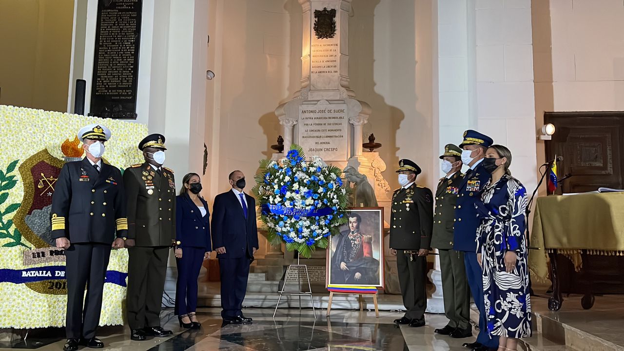 En el Panteón Nacional inició conmemoración del Bicentenario de la Batalla de Pichincha