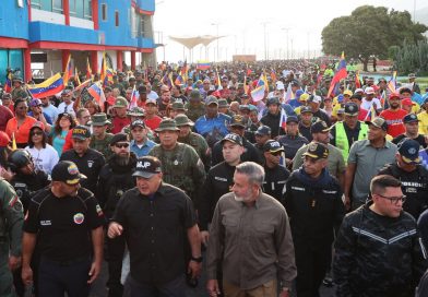 Perfecta Fusión Popular, Militar y Policial, alza bandera de la victoria contra la injerencia extranjera