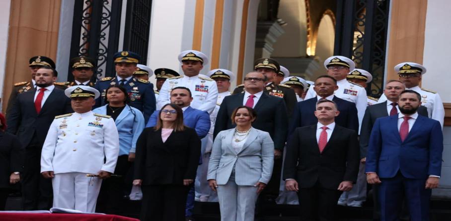 AUTORIDADES CONMEMORAN EL 242° ANIVERSARIO DEL NATALICIO DE SIMÓN BOLÍVAR EN EL PANTEÓN NACIONAL