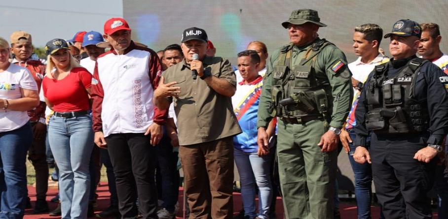 FUSIÓN POPULAR MILITAR POLICIAL A LA VANGUARDIA EN PORTUGUESA PARA DEFENDER LA PAZ