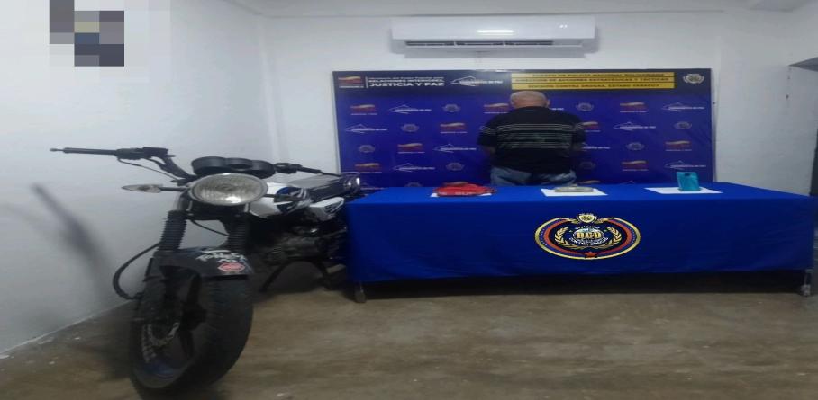 FUNCIONARIOS DE LA PNB APREHENDEN A CIUDADANO POR PRESUNTA DISTRIBUCIÓN DE DROGAS EN YARACUY