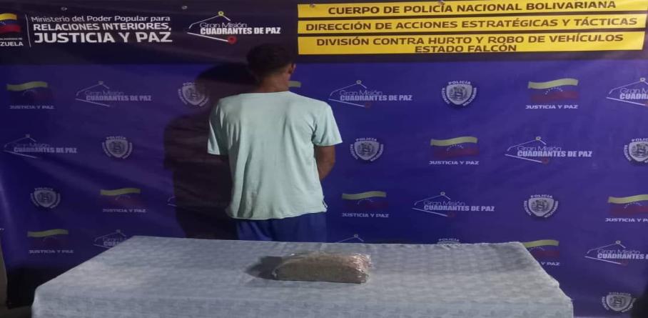 FUNCIONARIOS POLICIALES INCAUTAN SUSTANCIA ESTUPEFACIENTE Y APREHENDEN A CIUDADANO EN OPERATIVO DE SATURACIÓN Y CONTENCIÓN