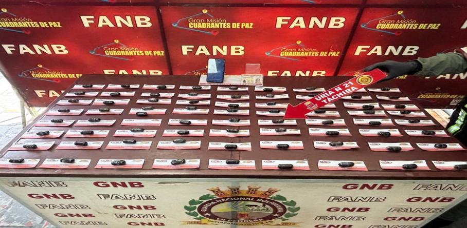 DETIENEN A CIUDADANA POR TRÁFICO ILÍCITO DE COCAÍNA DE MANERA INTRAORGÁNICA