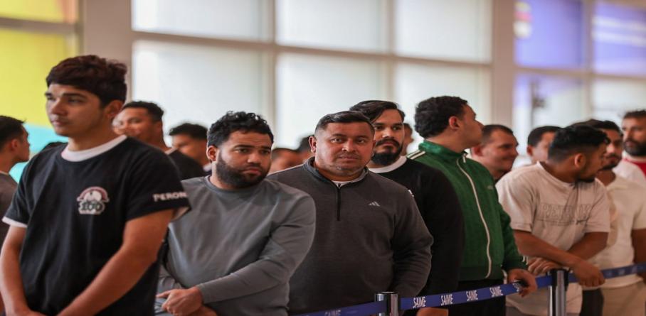 VENEZOLANO DEPORTADO RELATA AGRESIONES SUFRIDAS DURANTE DETENCIÓN EN EE. UU.