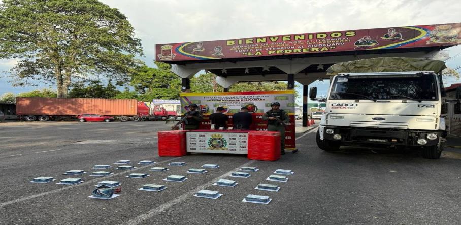 TÁCHIRA || GUARDIA NACIONAL BOLIVARIANA INCAUTÓ 25 ENVOLTORIOS DE LA PRESUNTA DROGA DENOMINADA COCAÍNA