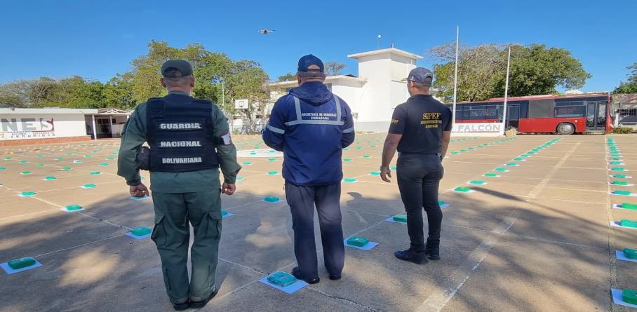 Imagen de COMISIÓN MIXTA INCAUTÓ MÁS DE 200 KILOGRAMOS DE MARIHUANA EN EL ESTADO FALCÓN