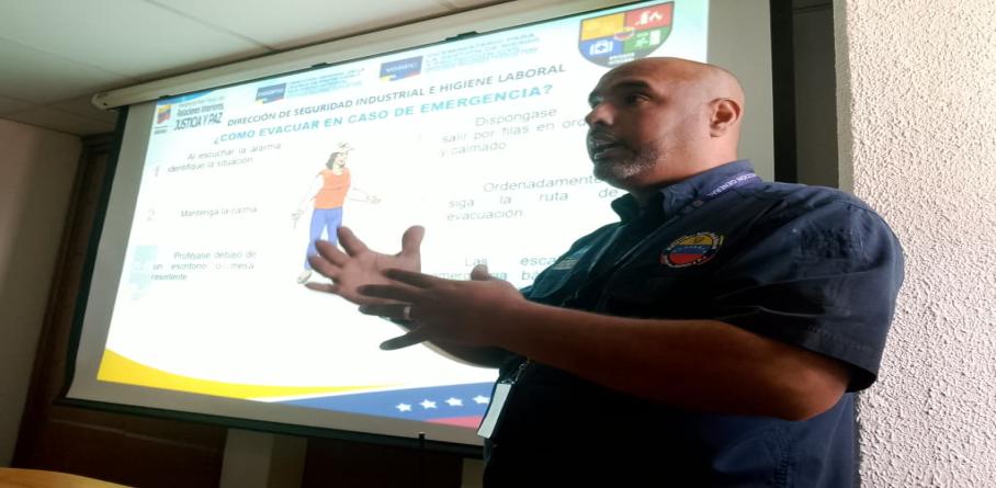 CONSEJO GENERAL DE POLICÍA RECIBE INDUCCIÓN PARA ACTUAR ANTE SITUACIONES DE EMERGENCIAS