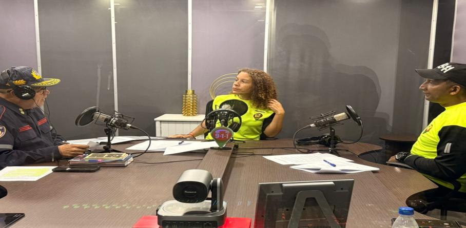 Imagen de EL PRIMER GENERAL GONZÁLEZ REITERÓ QUE LAS 385 ESTACIONES DE BOMBEROS MANTIENEN COBERTURA PERMANENTE EN TODO EL TERRITORIO NACIONAL