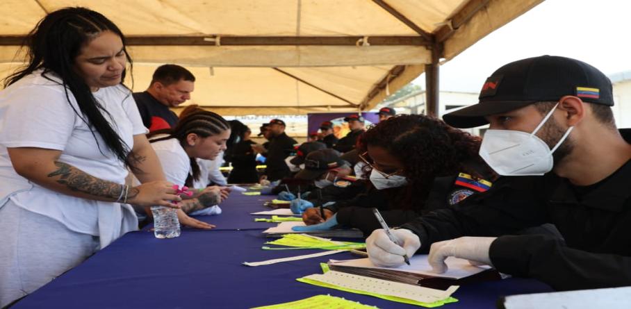 Imagen de ARRIBAN 111 CONNACIONALES QUE RETORNAN AL PAÍS DESDE ESTADOS UNIDOS